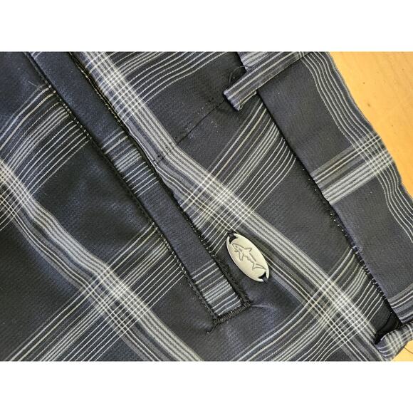 Greg Norman Mens Chino Shorts Golf 44 Black Plaid Cool Wicking - Picture 6 of 6